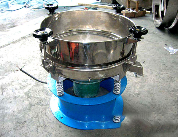 茴香粉除渣除雜需要什么振動(dòng)篩粉機(jī)，多少錢一臺(tái)？